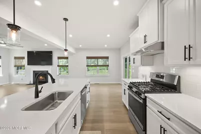 18 Annapolis Street, Farmingdale, NJ 07727 - Photo 17