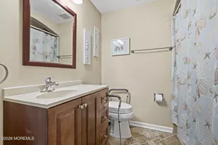 69 William And Mary Sq, Freehold, NJ 07728 - Photo 17