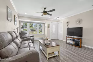 69 William And Mary Sq, Freehold, NJ 07728 - Photo 5
