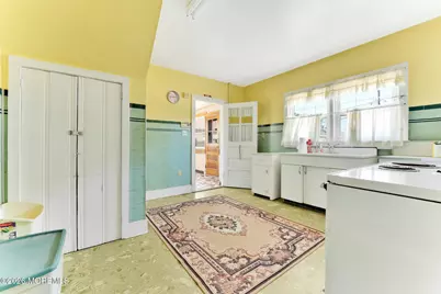 335 Maple Place, Keyport, NJ 07735 - Photo 5
