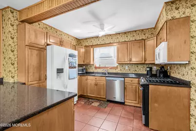 704 Monmouth Parkway, North Middletown, NJ 07748 - Photo 7