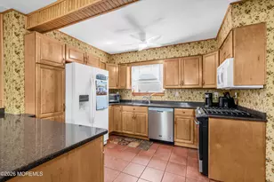 704 Monmouth Pkwy, North Middletown, NJ 07748 - Photo 7