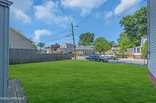 704 Monmouth Pkwy, North Middletown, NJ 07748 - Photo 33