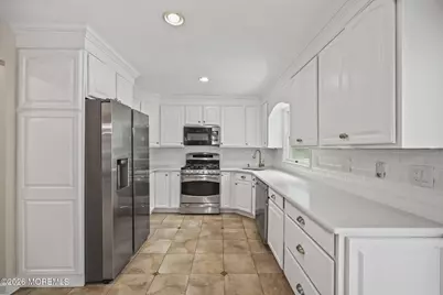 64 Livingston Lane, Manalapan Township, NJ 07726 - Photo 15