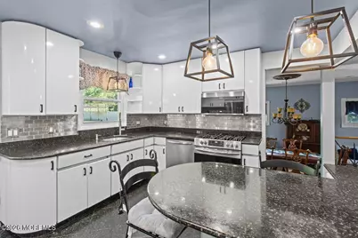 687 Hopping Road, Belford, NJ 07718 - Photo 5