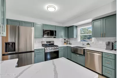 250 Point Pleasant Avenue, Bayville, NJ 08721 - Photo 13