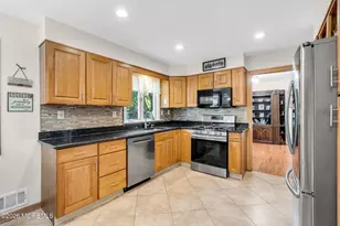 72 Marcshire Dr, Middletown, NJ 07748 - Photo 9