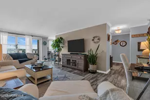 28 Riverside Ave, Red Bank, NJ 07701 - Photo 3