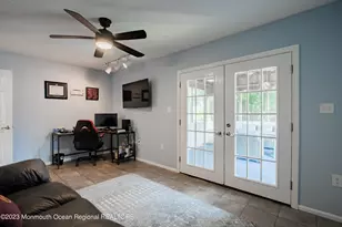 49 Williamsburg Dr, Tinton Falls, NJ 07753 - Photo 25