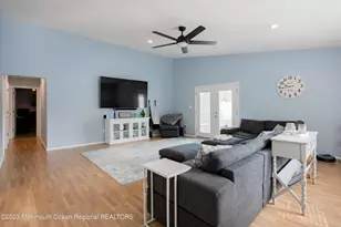 49 Williamsburg Dr, Tinton Falls, NJ 07753 - Photo 7