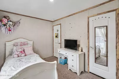 32 Bayshore Mobile Mnr, Hazlet Township, NJ 07730 - Photo 9