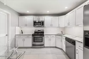 264 Tulip Ln, Freehold, NJ 07728 - Photo 15