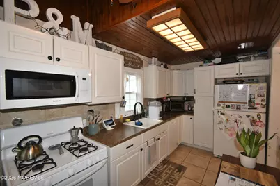 1050 Woodmere Drive, Keyport, NJ 07735 - Photo 3