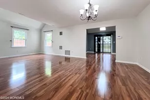 15 Cummings Ct, Freehold, NJ 07728 - Photo 5