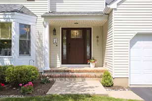 92 Meadow Dr, Shrewsbury, NJ 07702 - Photo 3