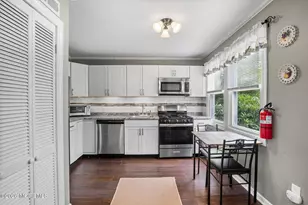 124 Belshaw Ave, Shrewsbury, NJ 07724 - Photo 3