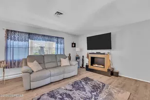 390 Picardy Ct, Lakewood, NJ 08701 - Photo 7