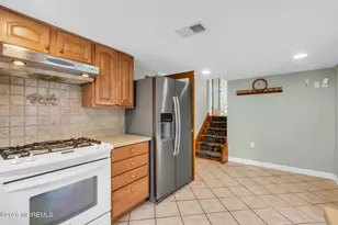 11 E Grove Ave, Woodbridge Township, NJ 07095 - Photo 17