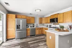 10 Pennsbury Way, East Brunswick Township, NJ 08816 - Photo 17