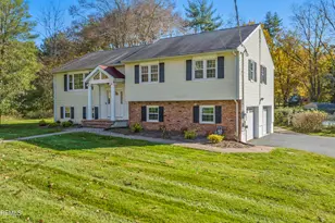 2 Sweet Briar Ln, Holmdel, NJ 07733 - Photo 3