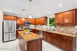 29 Enclosure Dr, Morganville, NJ 07751 - Photo 11