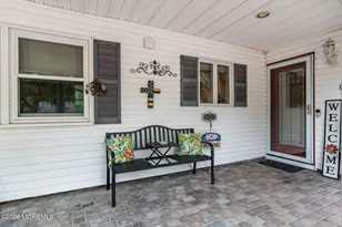 8 Owens Rd, Marlboro Township, NJ 07746 - Photo 5