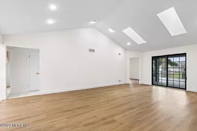 16 Suffolk Way, Marlboro Township, NJ 07746 - Photo 5
