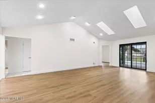 16 Suffolk Way, Marlboro Township, NJ 07746 - Photo 5