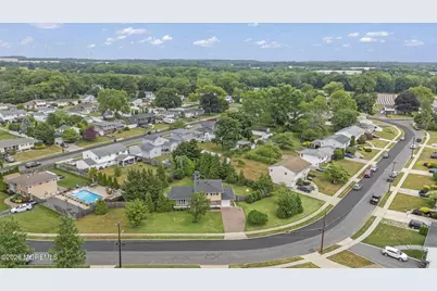 72 Wynnewood Court, Freehold, NJ 07728 - Photo 47