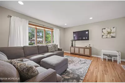72 Wynnewood Court, Freehold, NJ 07728 - Photo 9
