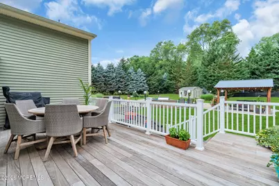 23 Southview Terrace S, Middletown, NJ 07748 - Photo 33