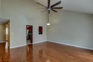 92 Tulip Ln, Freehold, NJ 07728 - Photo 5