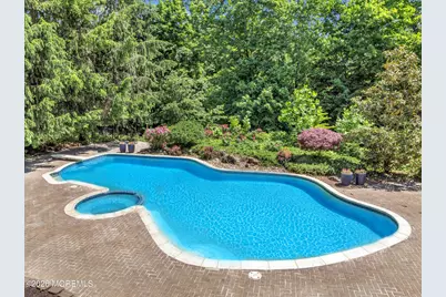 427 Fawns Run, Morganville, NJ 07751 - Photo 9