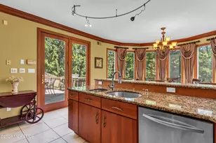 427 Fawns Run, Morganville, NJ 07751 - Photo 47