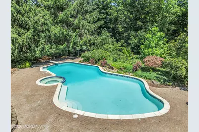 427 Fawns Run, Morganville, NJ 07751 - Photo 17