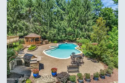 427 Fawns Run, Morganville, NJ 07751 - Photo 9