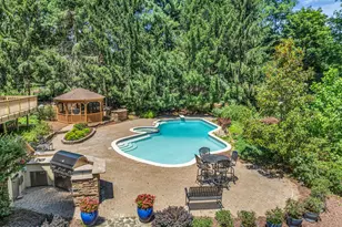 427 Fawns Run, Morganville, NJ 07751 - Photo 9