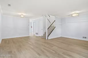 17 Alameda Ct, Eatontown, NJ 07724 - Photo 7