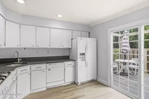 17 Alameda Ct, Eatontown, NJ 07724 - Photo 11