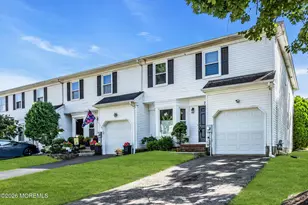 21 Carriage Ln, Englishtown, NJ 07726 - Photo 3