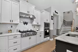 19 Magnolia Dr, Freehold, NJ 07728 - Photo 15