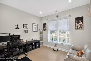 19 Magnolia Dr, Freehold, NJ 07728 - Photo 9