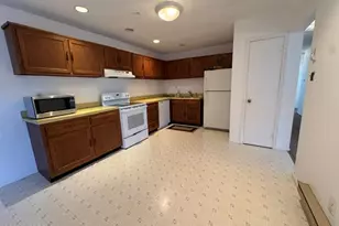 70 William And Mary Sq, Freehold, NJ 07728 - Photo 9