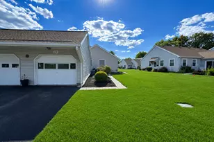 70 William And Mary Sq, Freehold, NJ 07728 - Photo 3