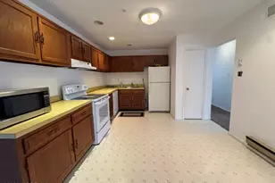 70 William And Mary Sq, Freehold, NJ 07728 - Photo 7