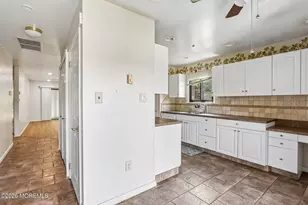 85 Amberly Dr, Manalapan Township, NJ 07726 - Photo 5