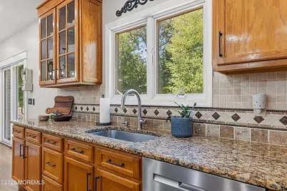 16 Kings Court, Monroe Township, NJ 08831 - Photo 13