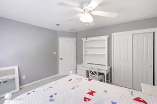 98 Summit Dr, Freehold, NJ 07728 - Photo 27