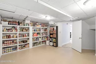 98 Summit Dr, Freehold, NJ 07728 - Photo 39