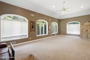 98 Summit Dr, Freehold, NJ 07728 - Photo 9